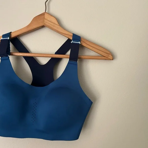 Brooks 34C sports bra - Picture 3 of 6